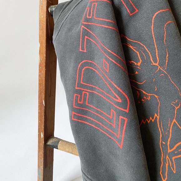 LED ZEPPELIN 1977 TOUR OVERSIZED REWORKED DISTRESSED GRAPHIC MUSIC SWEATSHIRT - Picture 4 of 4